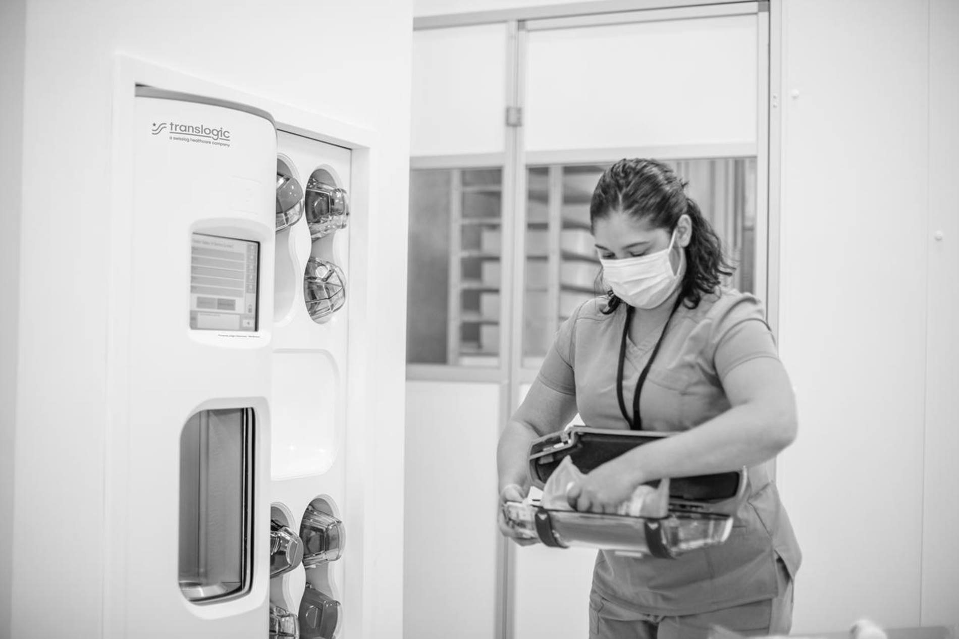 Nursing staff loading pneumatic tube system carrier