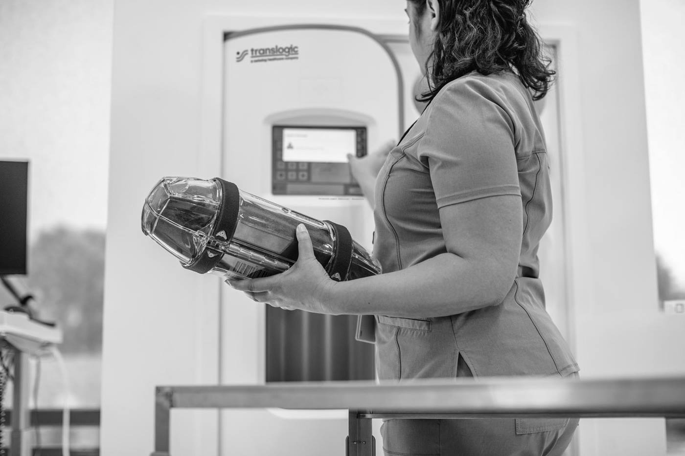 user using TransLogic pneumatic tube system station