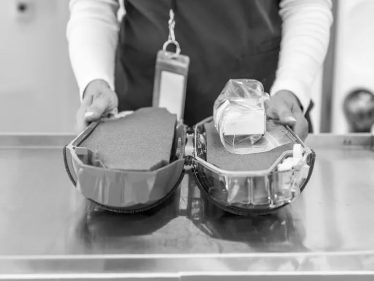 pneumatic tube system carrier