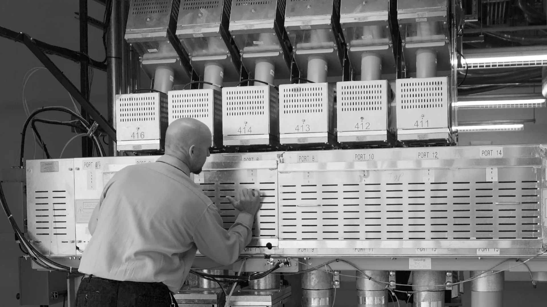 Xpress MTU with technician